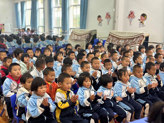 情暖乐秋,心系希望|成蜀电力集团为孩子筑起桥梁,守护孩子向阳而生